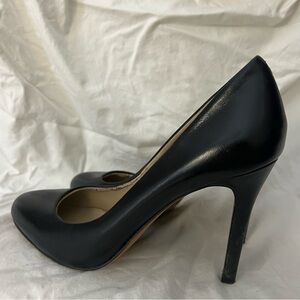 Saks fifth ave black leather pumps